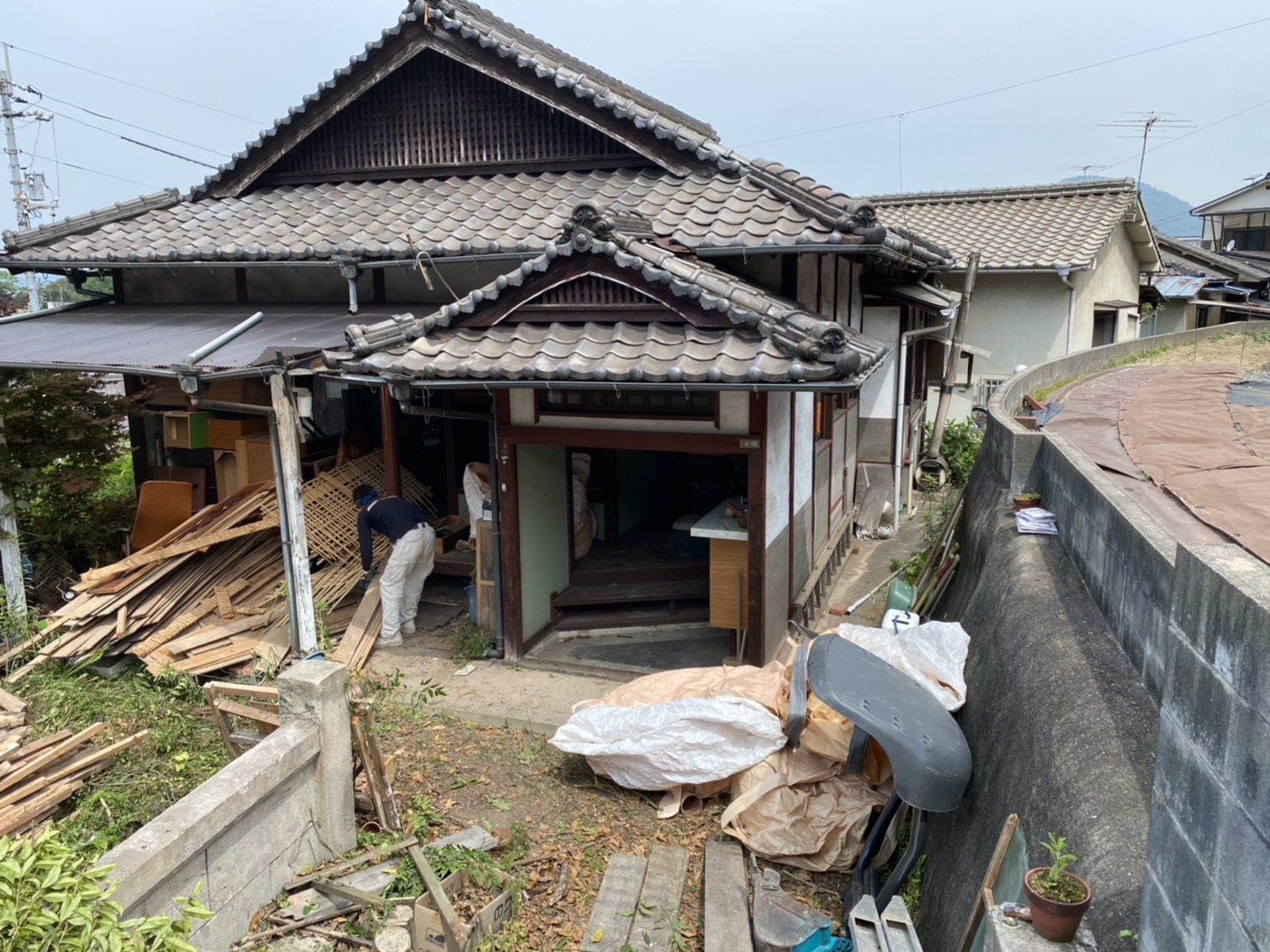 車の入らない場所での解体工事でした！！