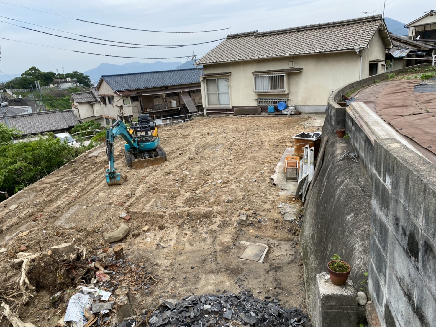 車の入らない場所での解体工事でした！！