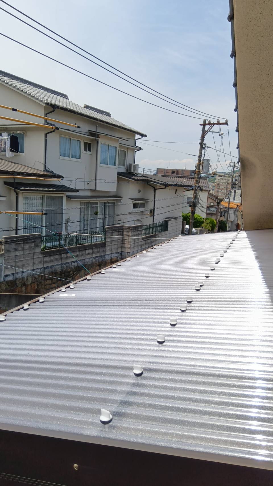 波板取り替え工事を行いました。