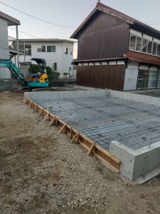 31484