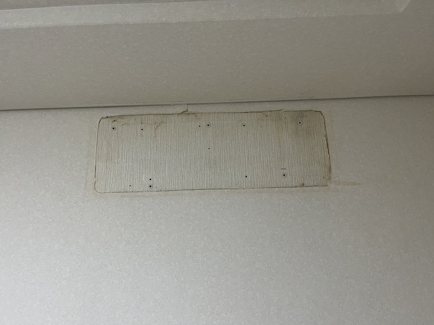 エアコンの取り換え工事を行いました。