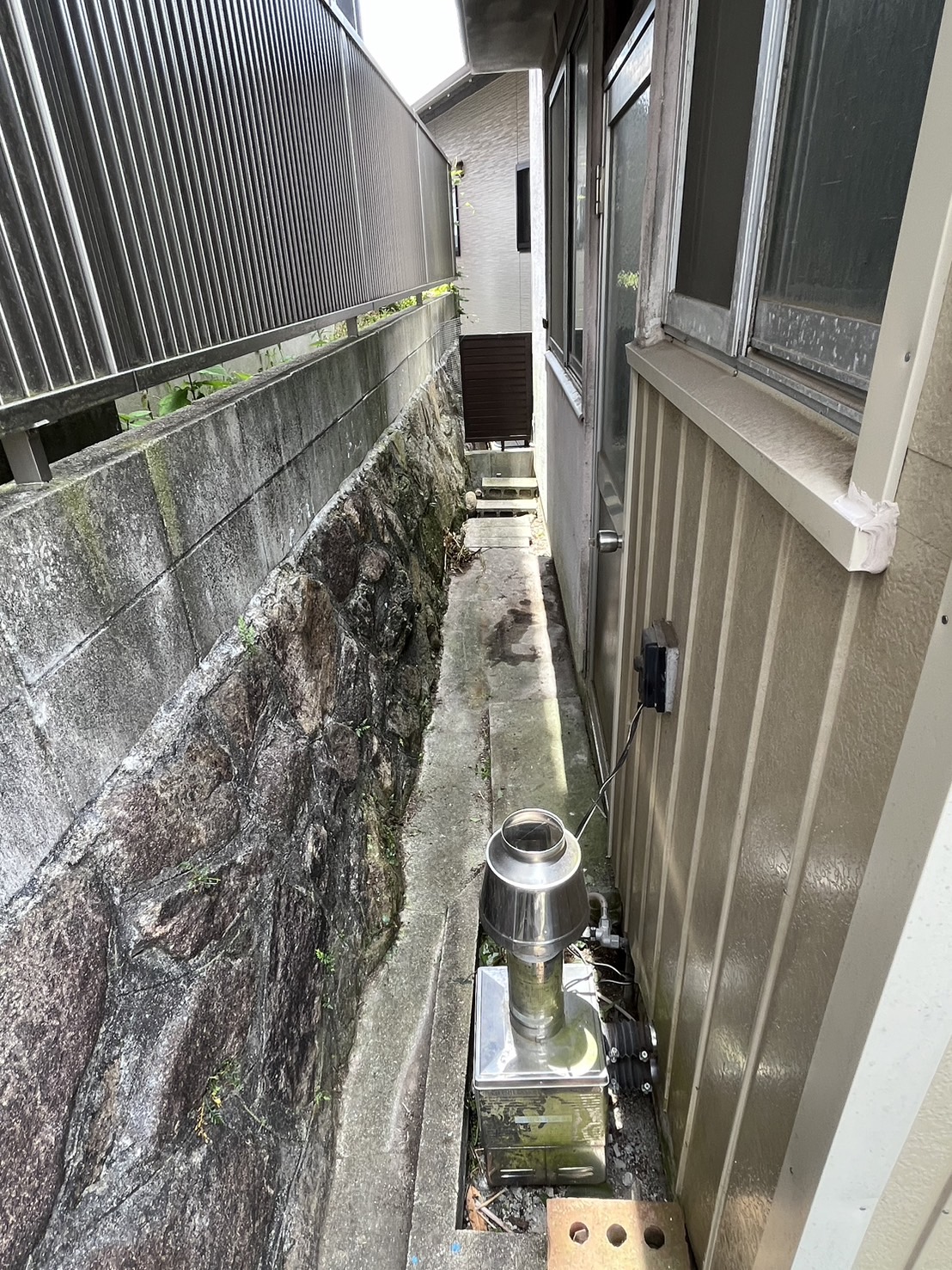 東区馬木で借家工事等をさせて頂きました。