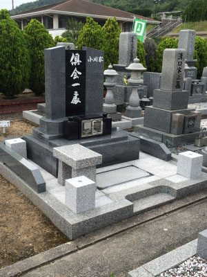 洋型墓石の設置