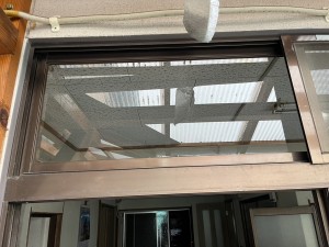 ガラス修理 (1)