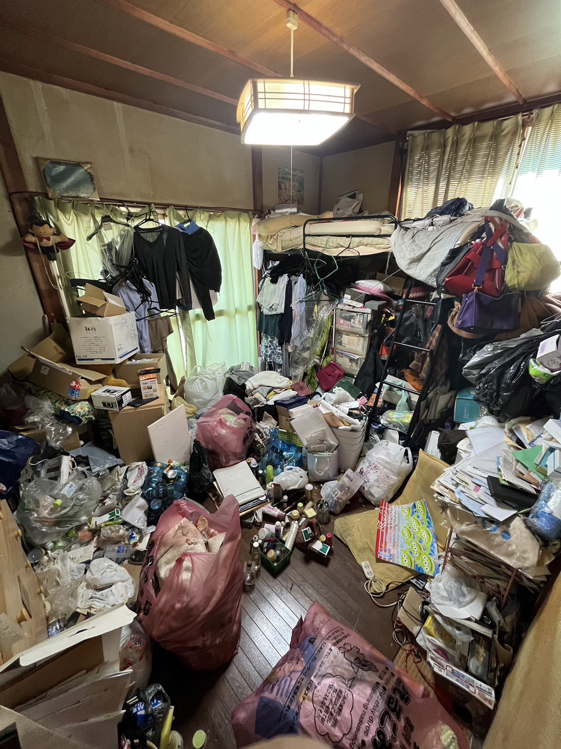 荷物撤去のご依頼をいただきました。