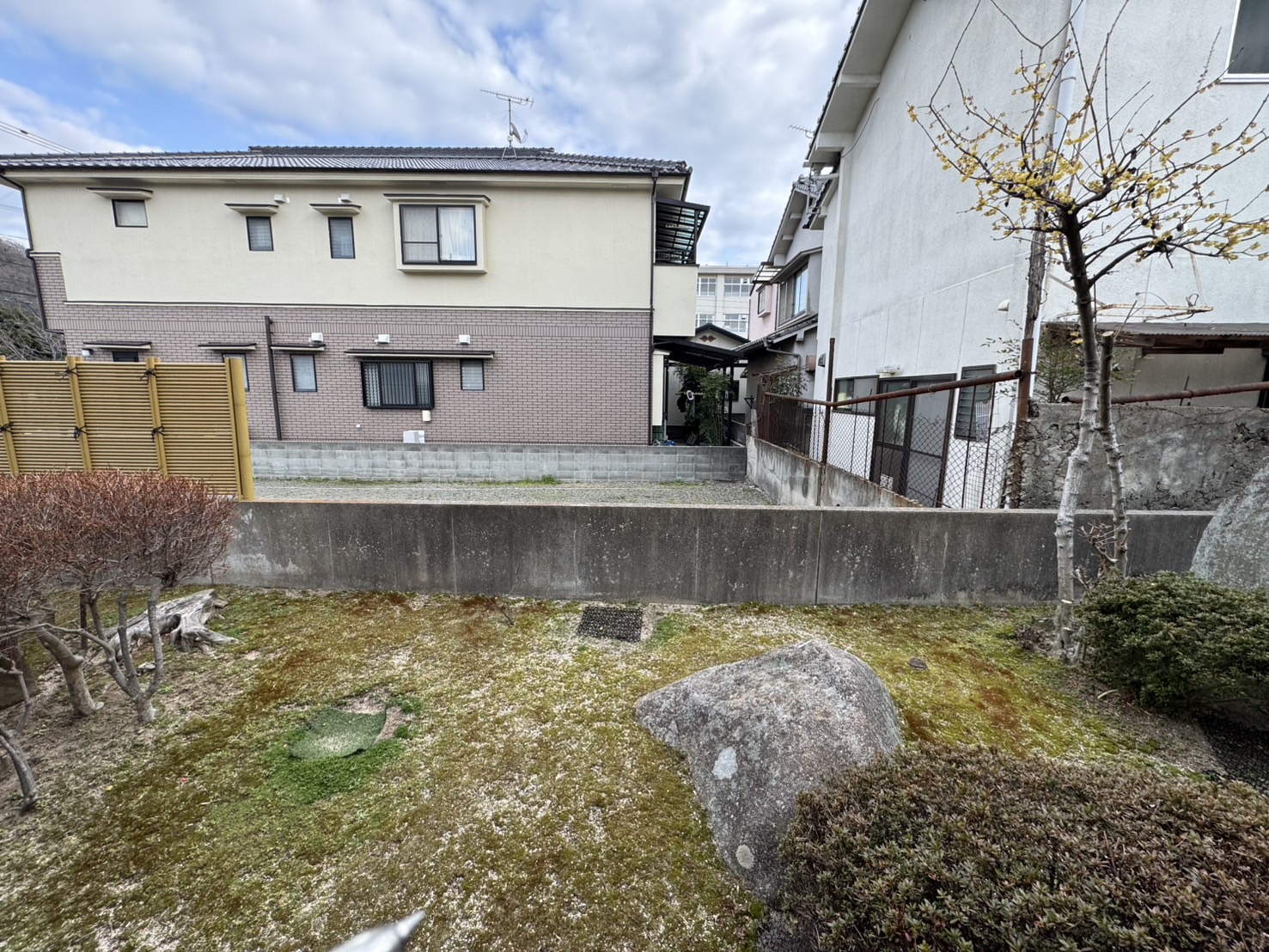 フェンス取り付け工事を実施いたしました。